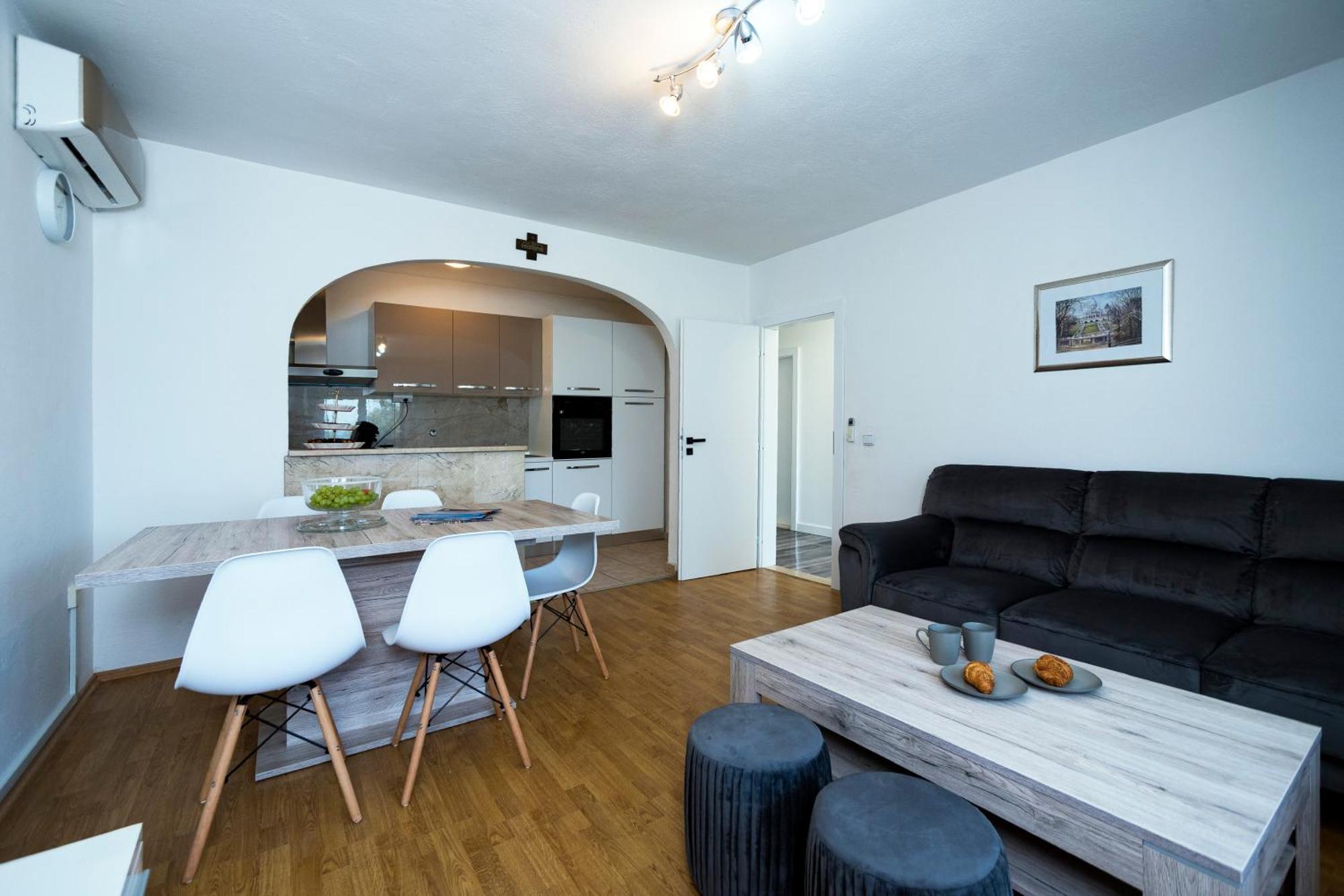M&M Pelivan Apartments Solin Exterior foto