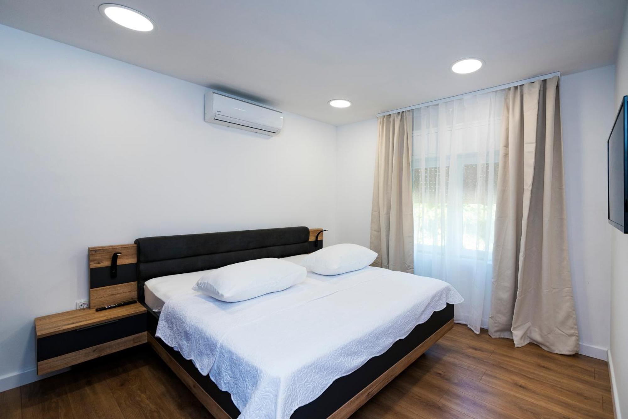M&M Pelivan Apartments Solin Exterior foto